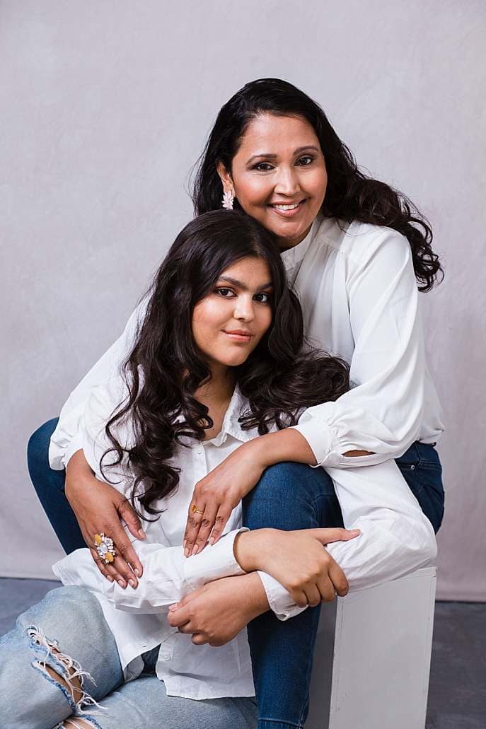 asian-mother-and-teenager-daughter-family-portrait-white-shirt-and-jeans